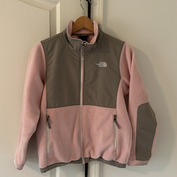Gently worn The North Face Big kids Denali Jacket. Pink and gray. Cuffs stained. - Picture 6 of 6